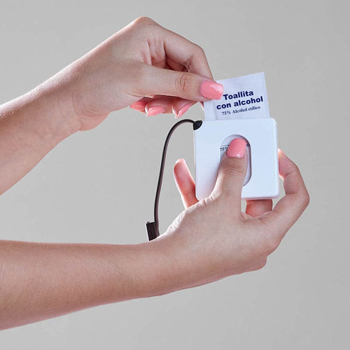 CASE WITH ALCOHOL PADS